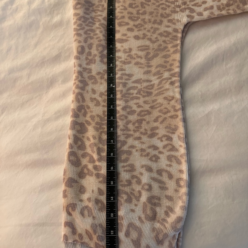 Leopard Print Women's lightweight sweater - Picture 5 of 6